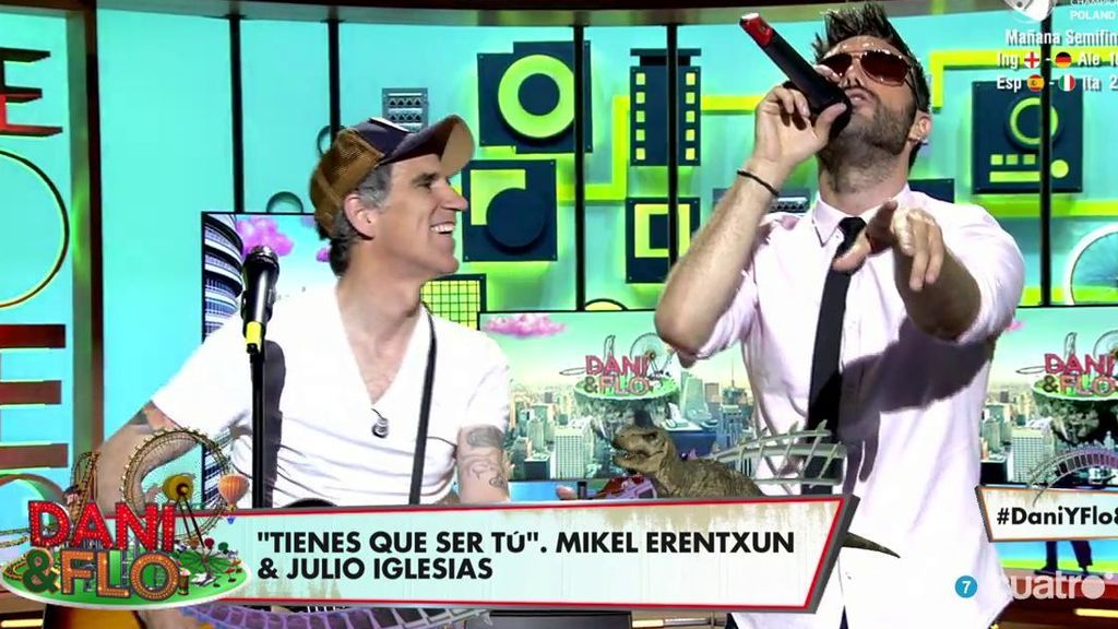 'Dani y Flo' cumple el sueño de Mikel Erentxun: cantar con Julio Iglesias