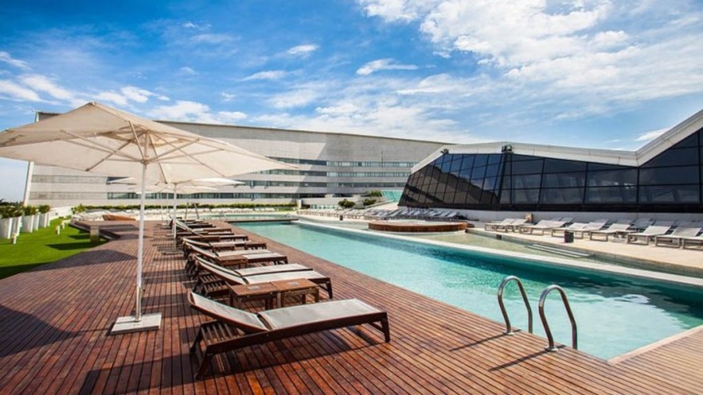 Casino, spa, suite presidencial... El hotel donde celebrarán su boda Messi y Antonella, en imágenes