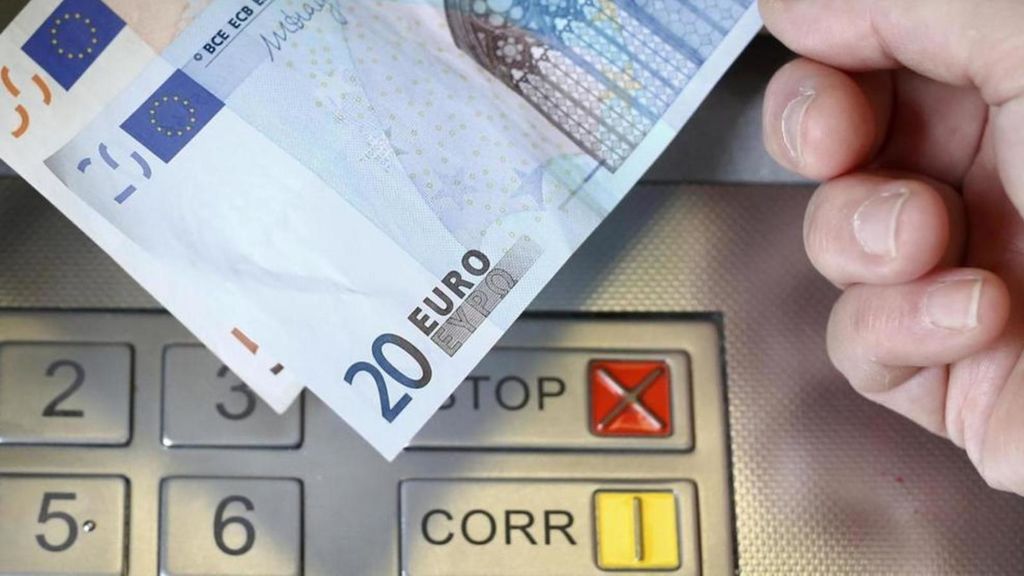 ¿Te parece poco cobrar 16.500 euros al año?: el INE dice que es el más habitual