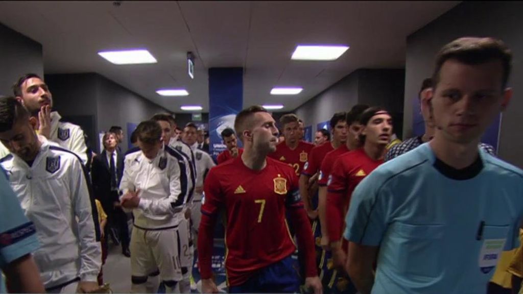 La arenga de Deulofeu a sus compañeros en el túnel de vestuarios antes de jugar contra Italia