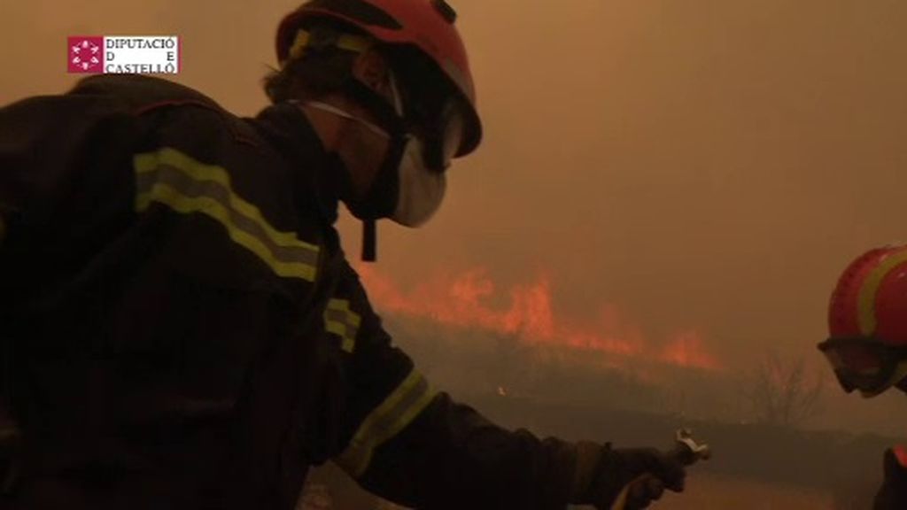 Un incendio abrasa el Parque Natural de la Sierra Calderona