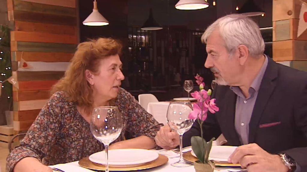 Mercedes conoce a su amor platónico: Carlos Sobera… ¡que le propone que vaya a ‘First Dates’!