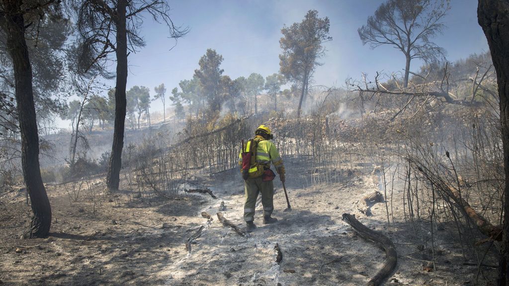 Dan por estabilizado el incendio en la Sierra de la Calderona
