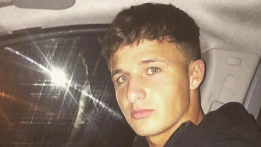 Matan a un joven con una pala tras una disputa por una plaza de aparcamiento Matan a un joven con una pala tras una disputa por una plaza de aparcamiento