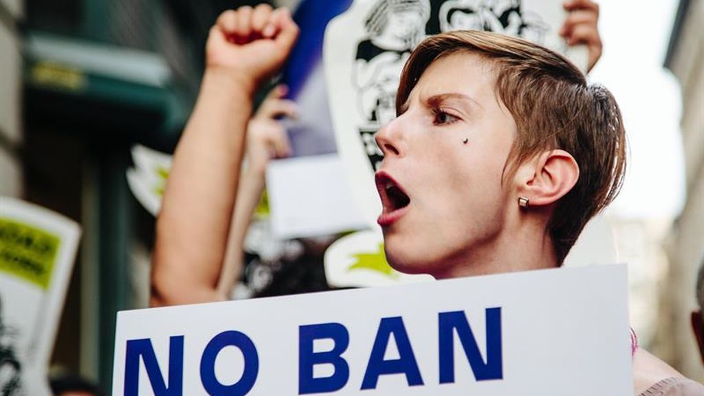 Cientos de personas protestan en Nueva York por el veto a musulmanes y refugiados