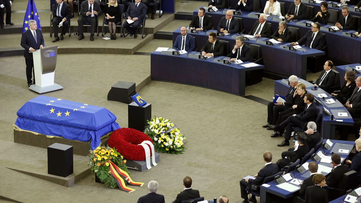Los líderes mundiales despiden a Helmut Kohl con un homenaje en la Eurocámara