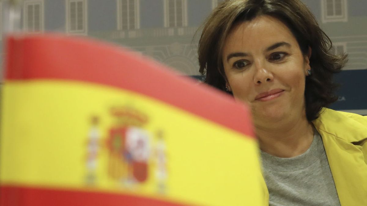 Moncloa acusa a Puigdemont de utilizar a los ayuntamientos para eludir sus responsabilidades
