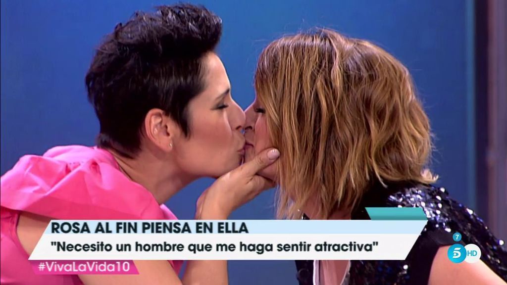 ¡Momentazo! Rosa y Toñi Moreno se besan y piden matrimonio: "Qué rico tienes la boca"