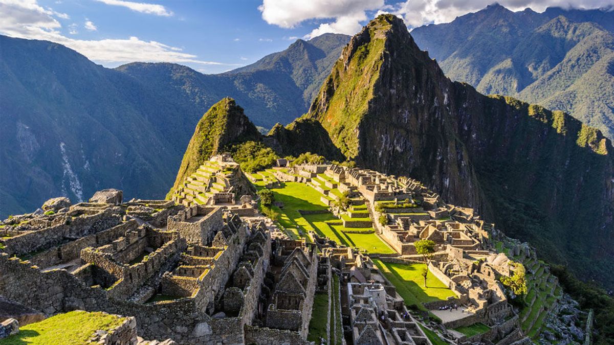 El acceso a Machu Picchu se restringe a dos turnos y con guía