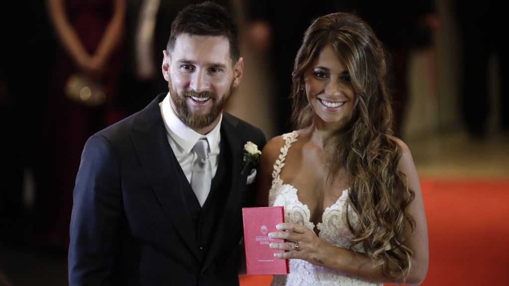 Leo Messi y Antonella Roccuzzo se dan el sí quiero rodeados de amigos en Argentina