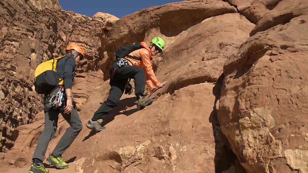 ¡Blanca Suárez es una todoterreno! La actriz escala 1.000 metros... ¡¡Sin cuerda!!