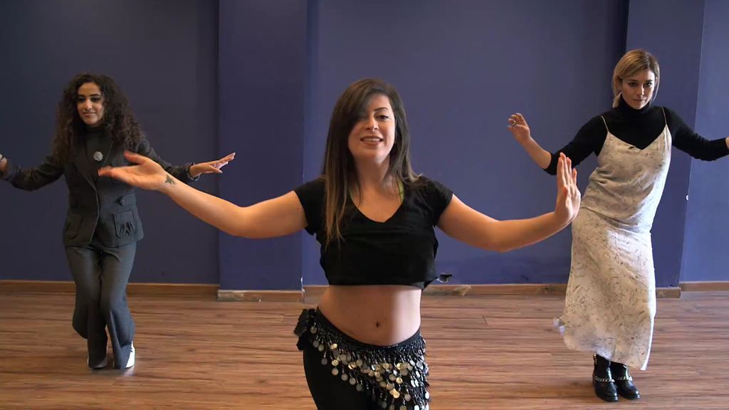¡Blanca Suárez se atreve con todo! La actriz baila danza del vientre en Jordania