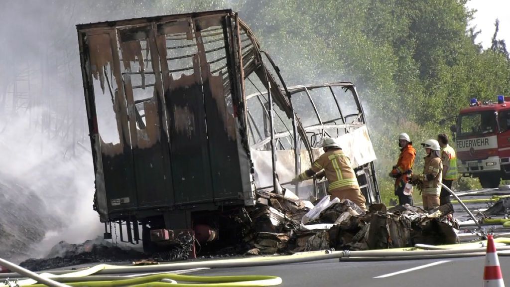 Los muertos del accidente de un autobús en Alemania podría ser los 18 desaparecidos