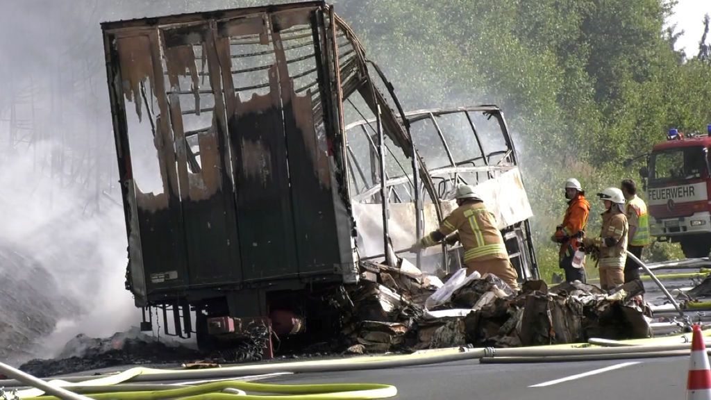 Accidente de autobús en Alemania: la policía cree que podría haber hasta 18 muertos