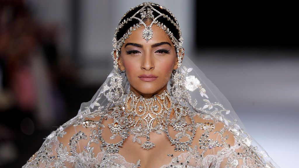 Colección de otoño / invierno 2017/2018 de Alta Costura para Ralph & Russo en París
