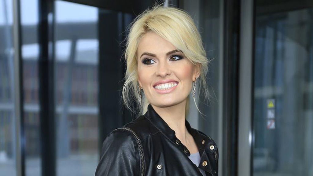 ADRIANAABENIA