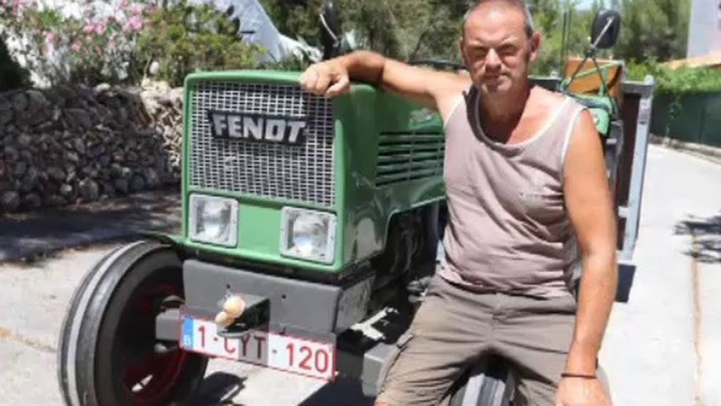 1.600 kilómetros conduciendo su tractor, siete días: el viaje para visitar a su hermano