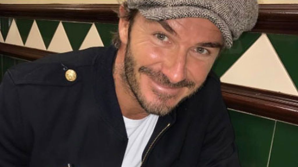 Beckham recuerda los inicios con Victoria en su aniversario con un fotón de moteros 90's