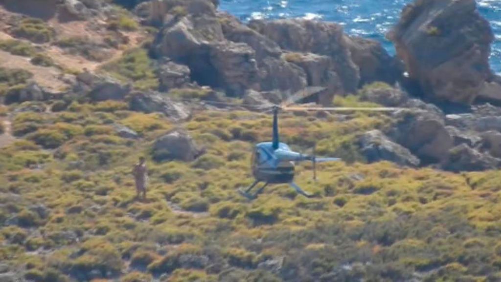 Alquila un helicóptero para bañarse y hacerse un 'selfie' en un islote protegido de Mallorca