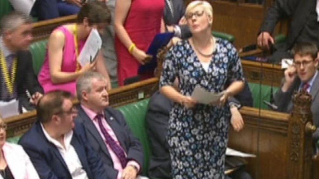 La polémica de la corbata en el parlamento británico
