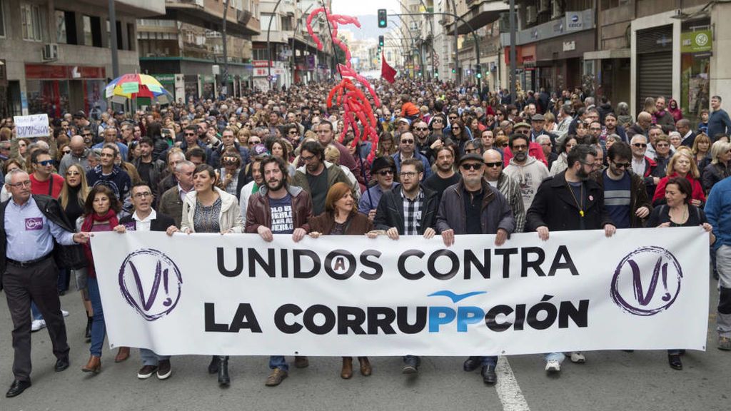 Baja cinco puntos la preocupación por la corrupción, pero sube la que generan los políticos