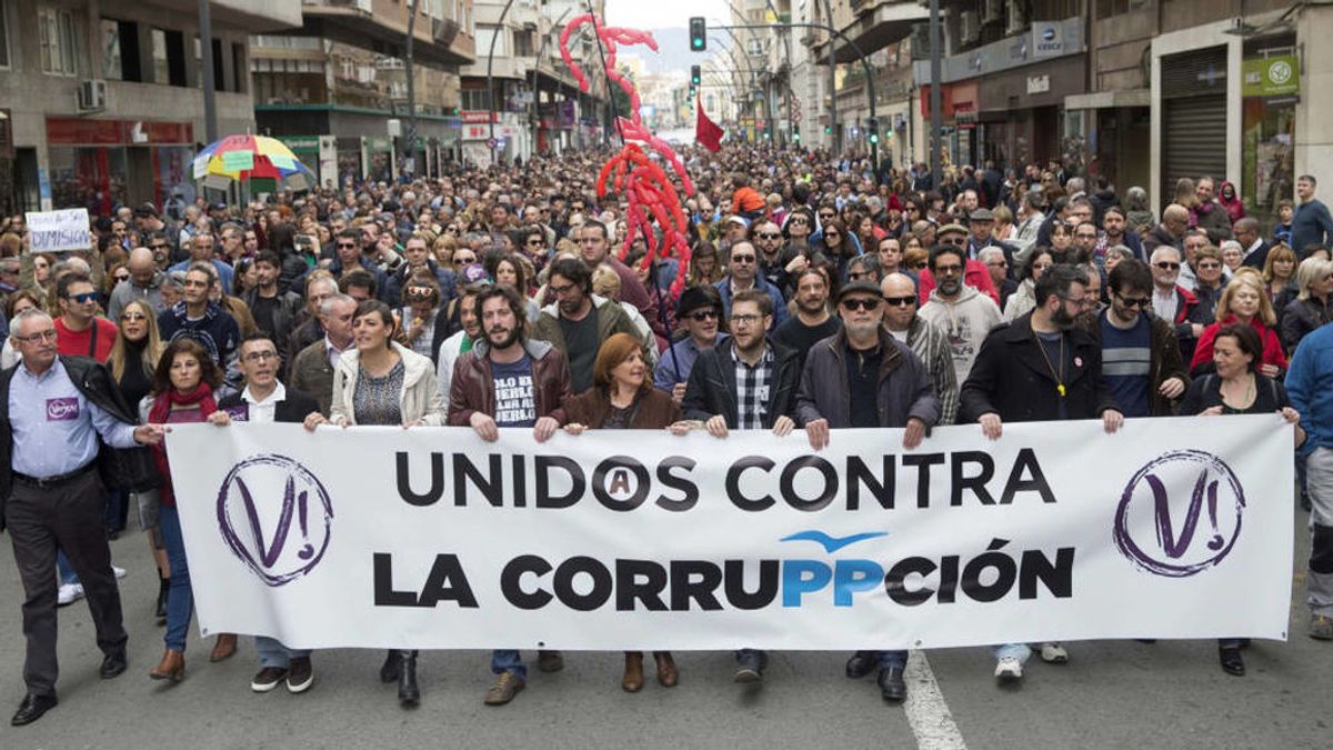 Baja cinco puntos la preocupación por la corrupción, pero sube la que generan los políticos