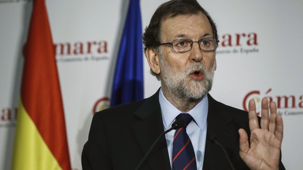 Rajoy dice que los "delirios autoritarios" de los independentistas "nunca podrán vencer" al Estado democrático
