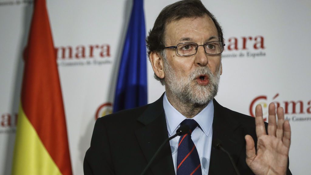 Rajoy dice que los "delirios autoritarios" de los independentistas "nunca podrán vencer" al Estado democrático