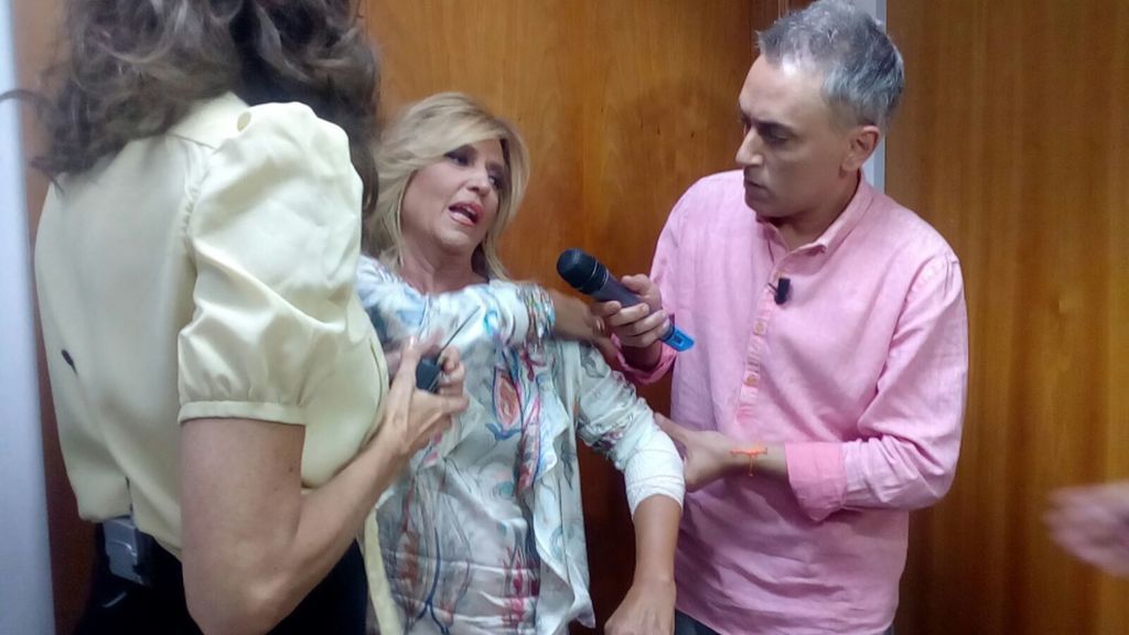 Vídeo exclusivo: Esperamos a Lydia Lozano a la salida de la enfermería tras su tremenda caída