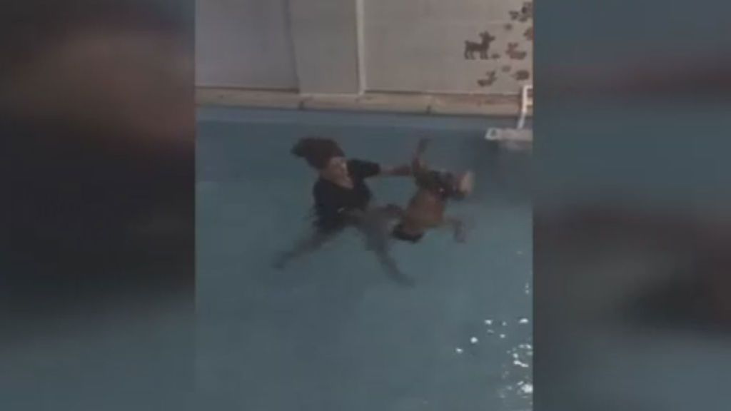 Una madre que perdió a su hijo ahogado, criticada por sus “angustiosas” clases de natación