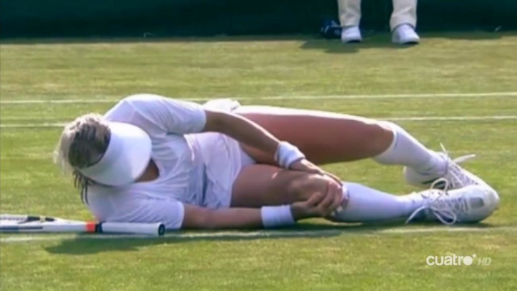 Los médicos de Wimbledon, criticados por su tardanza en atender a Mattek-Sands tras su estremecedora lesión