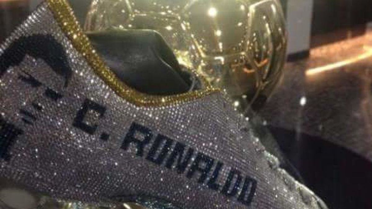 El último capricho de Cristiano Ronaldo: unas botas con diamantes de Swarovski