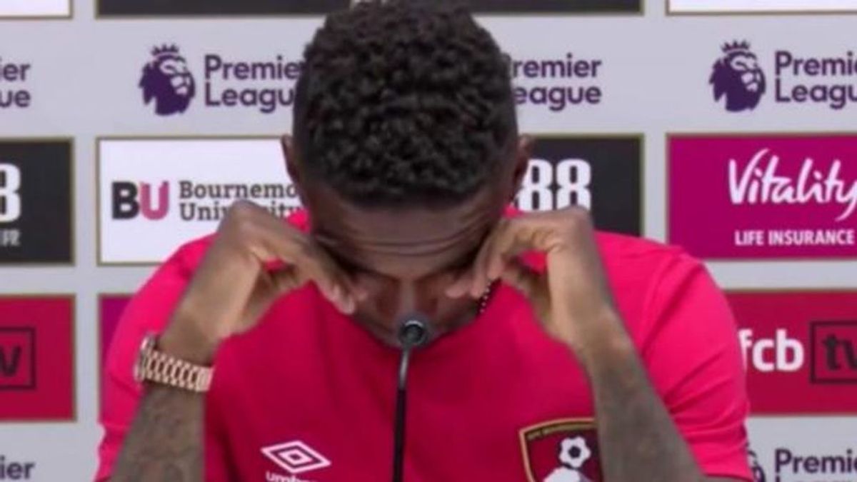 Defoe se presenta con el Bournemouth y rompe a llorar al acordarse del niño con cáncer y seguidor del Suderland Defoe se presenta con el Bournemouth y rompe a llorar al acordarse del niño con cáncer y seguidor del Suderland