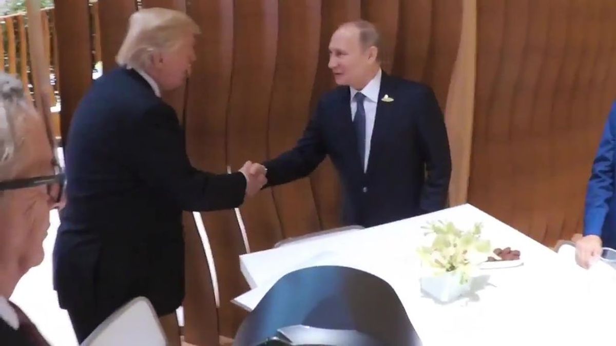 Trump y Putin se saludan a su llegada a la cumbre del G20