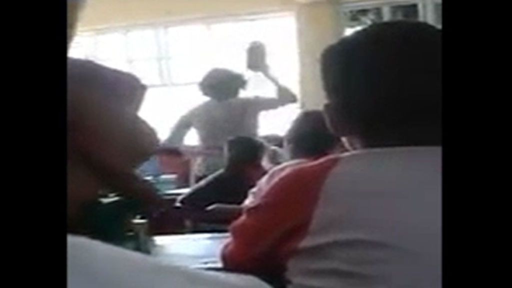 Una maestra mexicana, a un alumno: “¿A puñetazos, verdad? Vamos a luchar”
