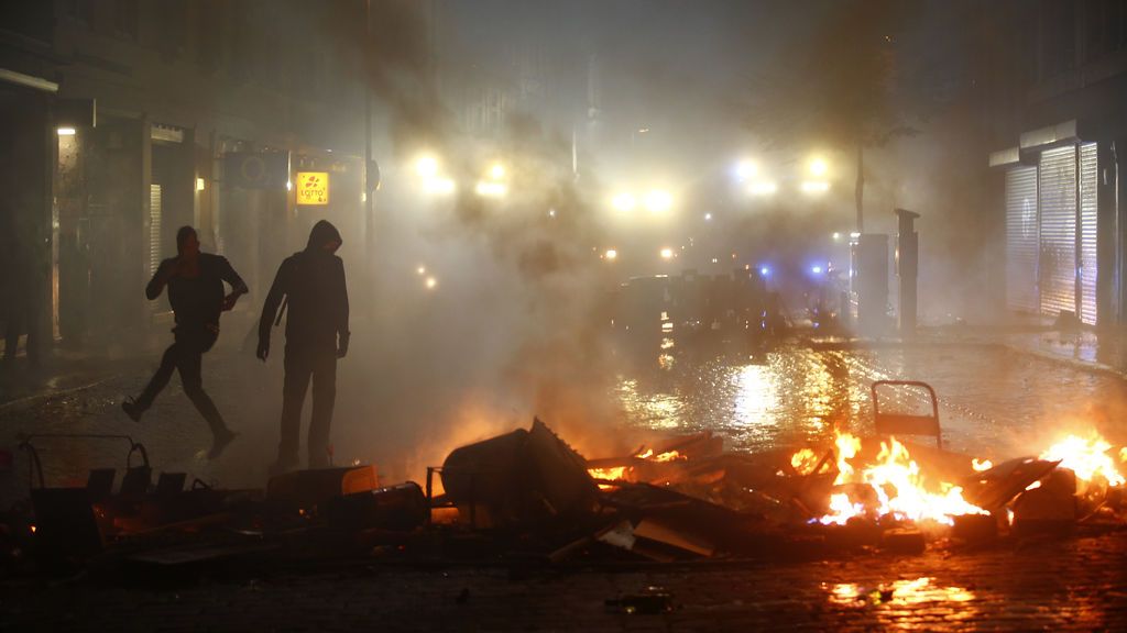 Arden las calles de Hamburgo contra el G20