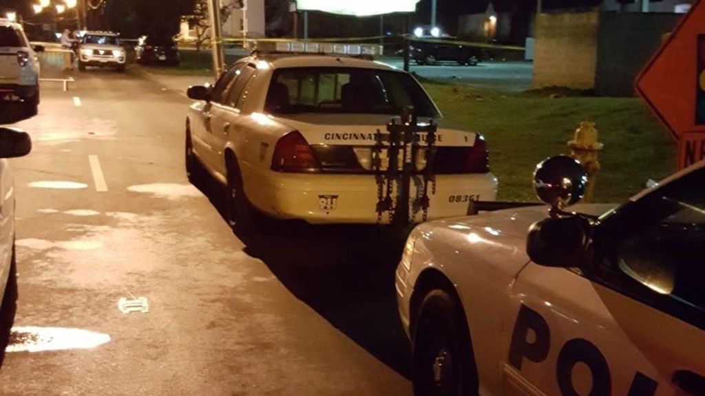 Dos hombres matan a tiros a una mujer y dejan ocho heridos en un 'babyshower' en Ohio Dos hombres matan a tiros a una mujer y dejan ocho heridos en un 'babyshower' en Ohio