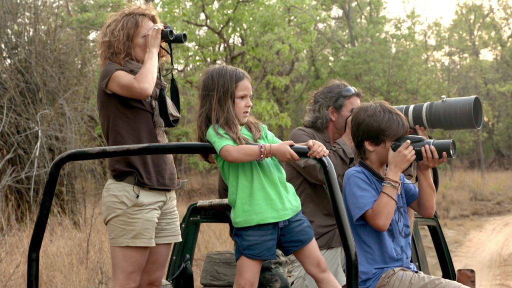 ¡Misión cumplida! Unai y su familia logran fotografiar al gran rinoceronte negro