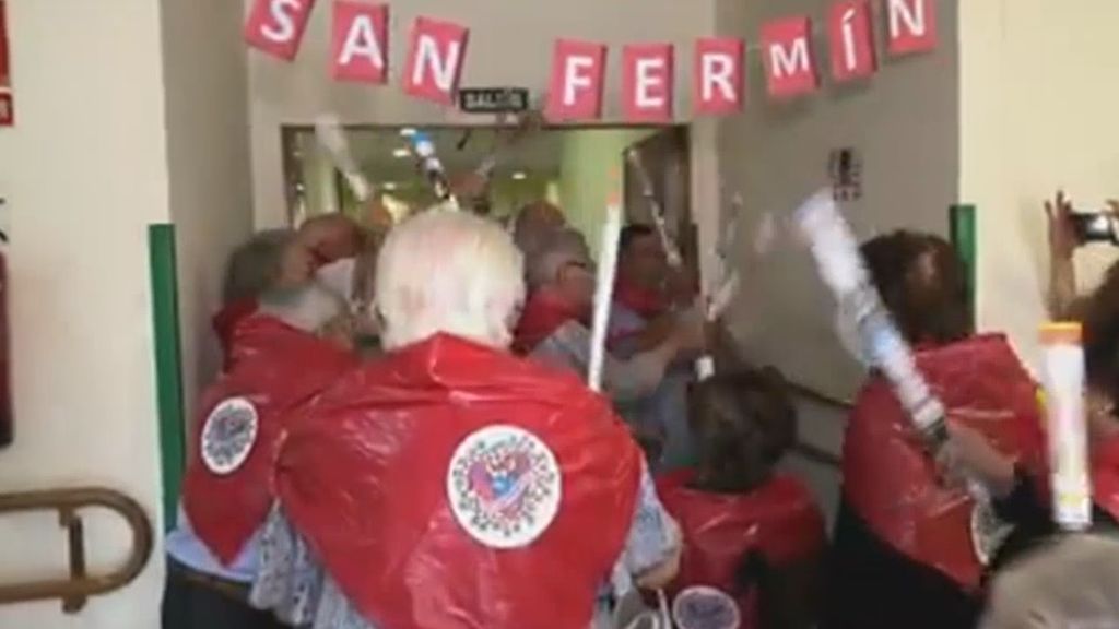Una residencia de ancianos en Cuenca celebra su propio encierro de San Fermín