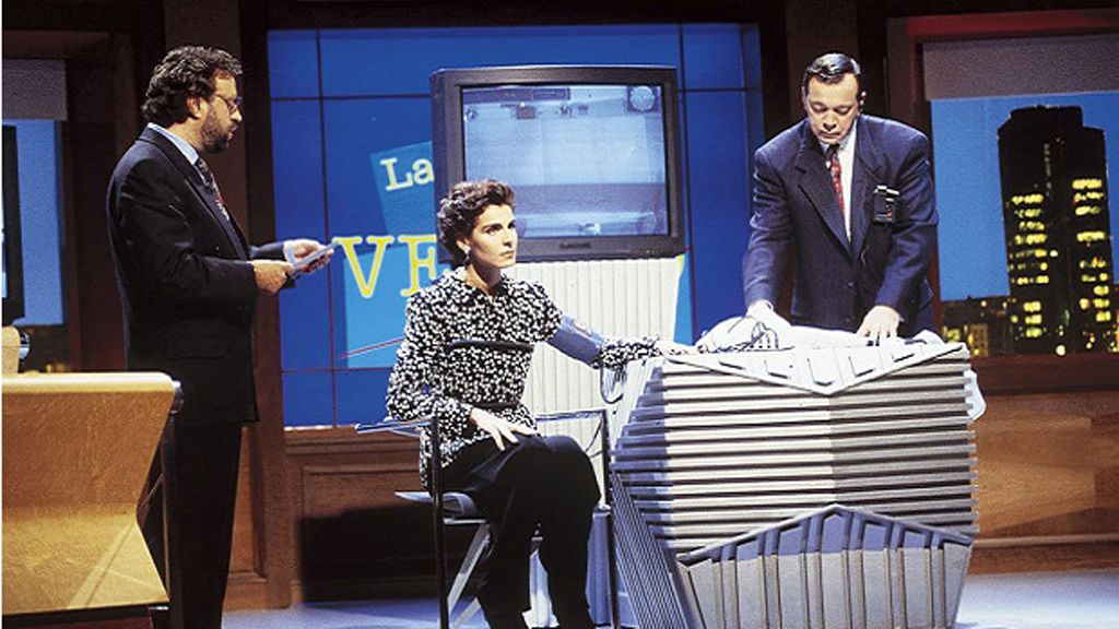 Benditos años 90: Las 16 divas de Telecinco (y sus estilismos) que son historia de España