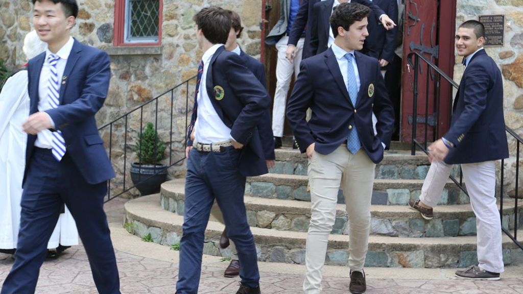 Las fotos de la graduación de Froilán (sus padres no posan juntos)