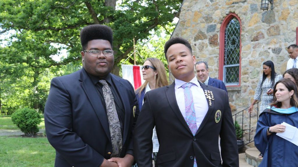 Las fotos de la graduación de Froilán (sus padres no posan juntos)