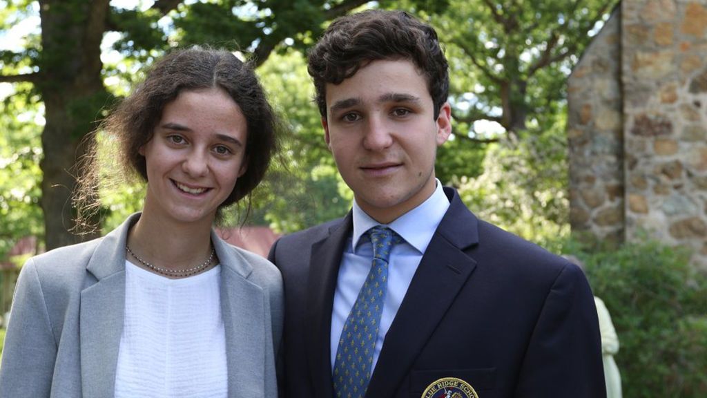 Las fotos de la graduación de Froilán (sus padres no posan juntos)