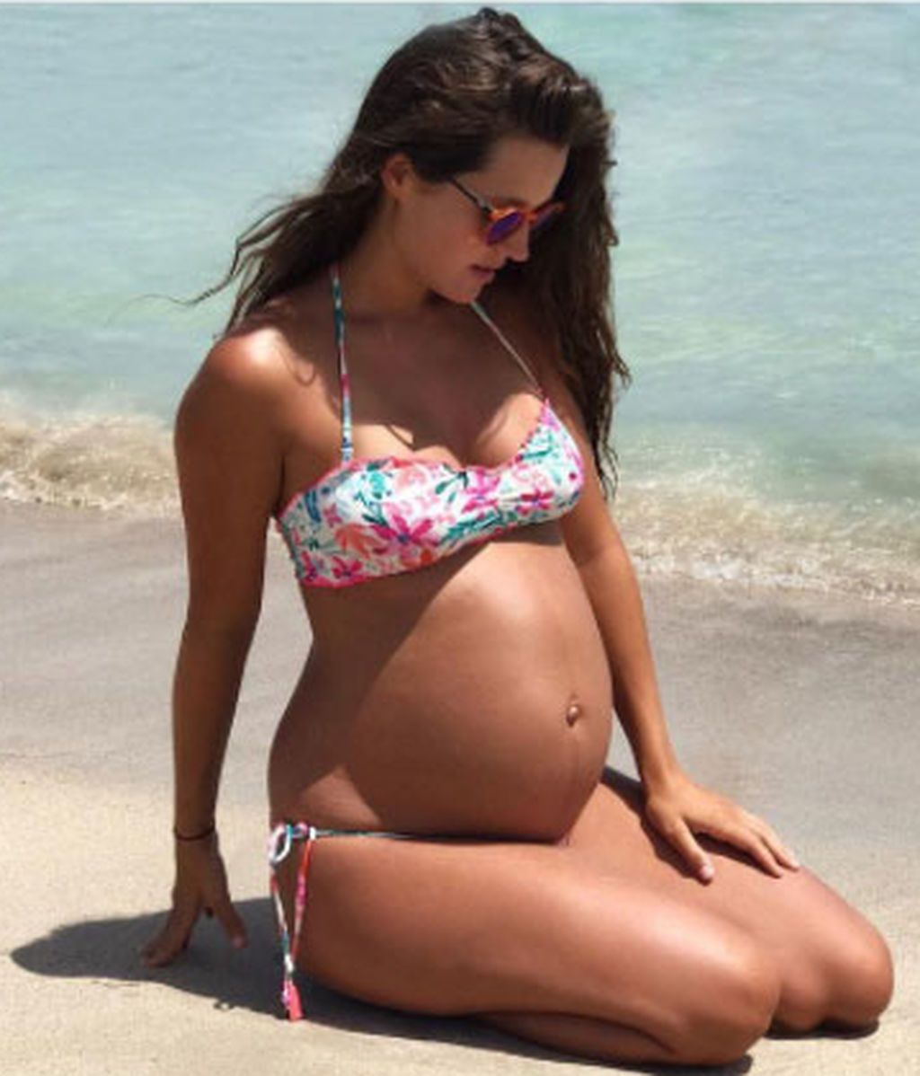 Malena está esperando la llegada de Mario en Mallorca