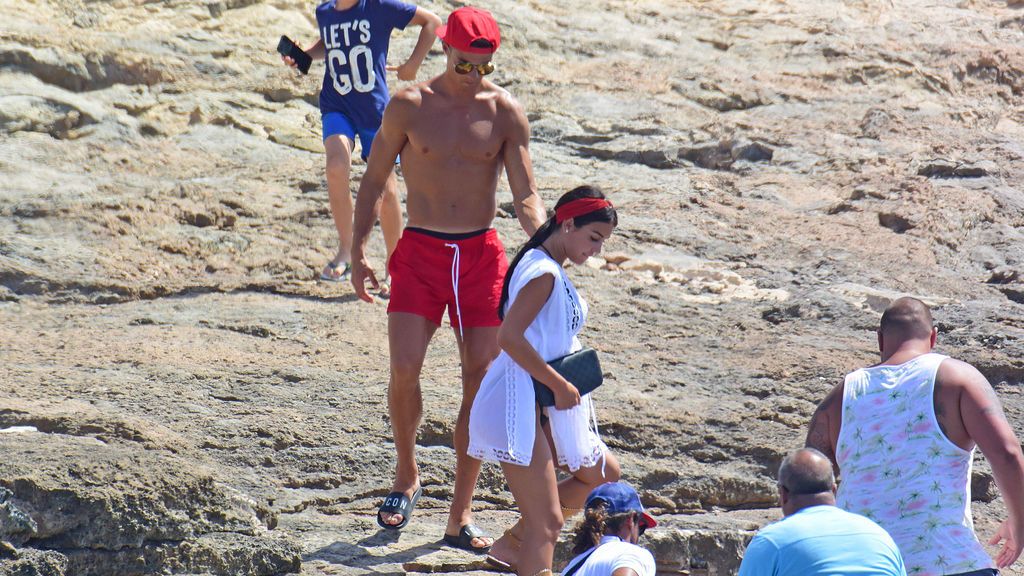 Ronaldo y Georgina: en Formentera, de la mano, con Cristiano Jr, sin los mellizos, y sin acallar rumores