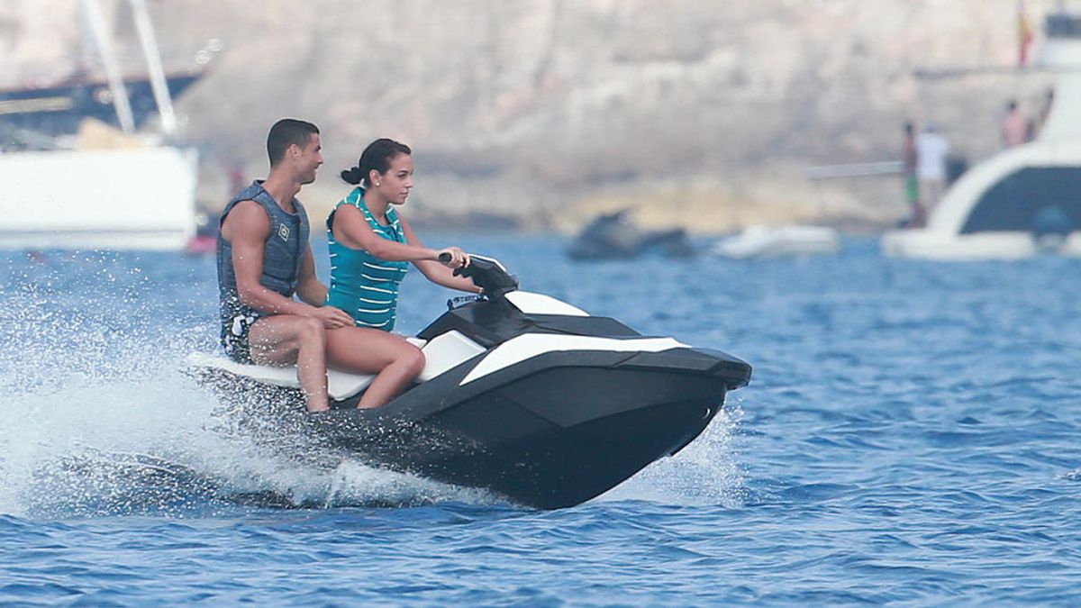 Georgina presume de su amor en vacaciones con una foto junto a Cristiano Ronaldo