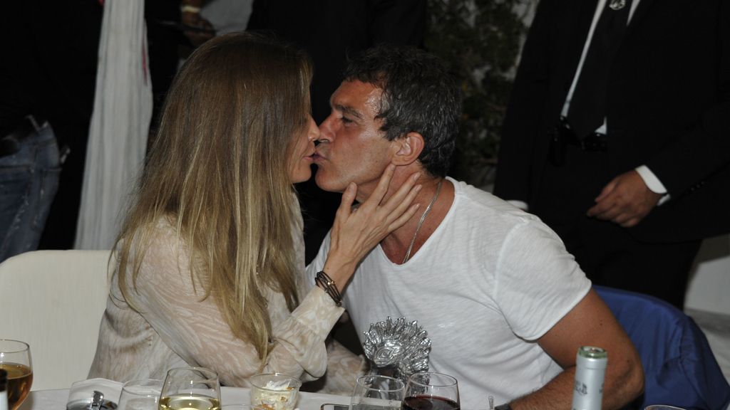 Antonio Banderas y Nicole Kimpel lo dan todo en sus vacaciones en Italia