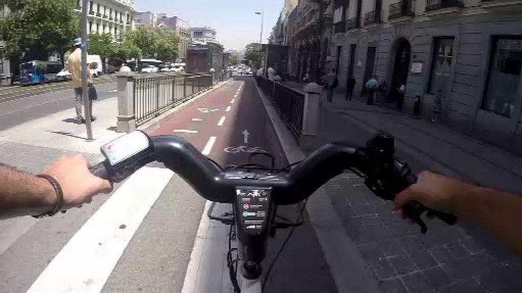 ¿Qué peligros se encuentra un ciclista circulando por Madrid?