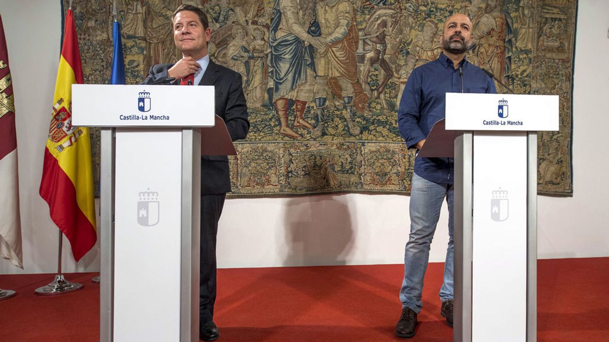 Page ofrece a Podemos entrar en el Gobierno tras acordar las cuentas de Castilla-La Mancha Page ofrece a Podemos entrar en el Gobierno tras acordar las cuentas de Castilla-La Mancha