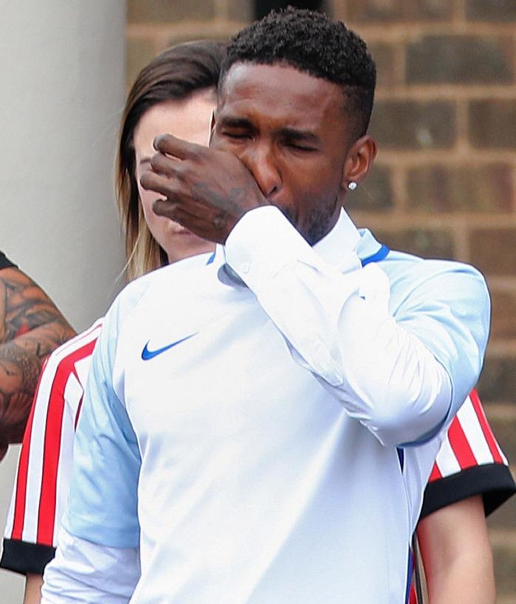 Sus superhéroes favoritos, su mejor amigo Defoe, su familia y miles de personas despiden a Bradley Lowery en su funeral